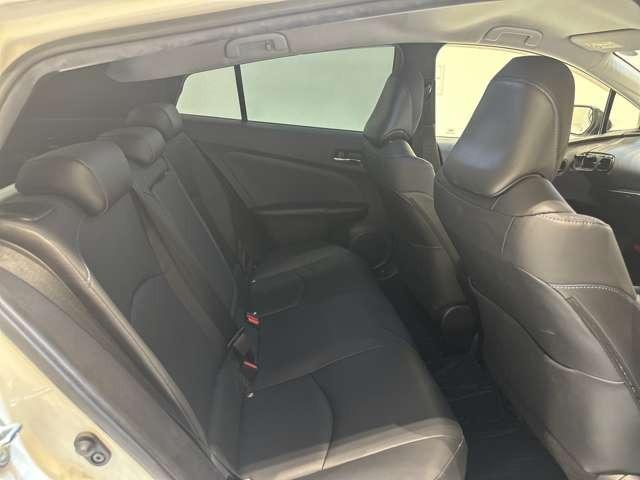 プリウス Sツーリングセレクション モデリスタエアロ 8インチナビ フルセグTV ブラックレザーインテリア シートヒーター バックカメラ ドライブレコーダー タイヤ新品装着 LEDヘッドライト 車線キープアシスト 禁煙車(14枚目)