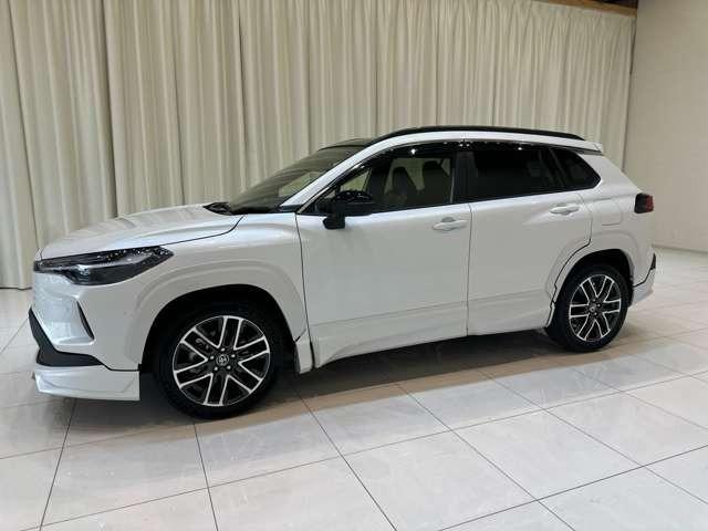 カローラクロス ハイブリッド Z 登録済未使用車 モデリスタエアロ パノラマルーフ ACコンセント電源 ブラインドスポットモニター パノラミックビューモニター スマートキー シートヒーター ETC バックカメラ 車線キープアシスト(5枚目)