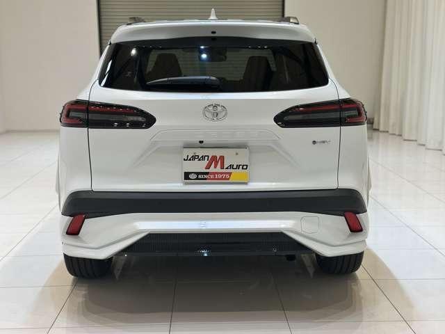 カローラクロス ハイブリッド Z 登録済未使用車 モデリスタエアロ パノラマルーフ ACコンセント電源 ブラインドスポットモニター パノラミックビューモニター スマートキー シートヒーター ETC バックカメラ 車線キープアシスト(8枚目)