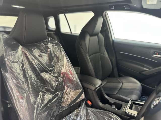 カローラクロス ハイブリッド Z 登録済未使用車 モデリスタエアロ パノラマルーフ ACコンセント電源 ブラインドスポットモニター パノラミックビューモニター スマートキー シートヒーター ETC バックカメラ 車線キープアシスト(11枚目)