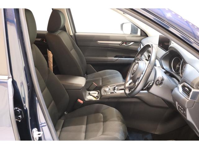 CX-5 20S 福祉車両 助手席リフトアップシート 4WD LEDヘッドライト スマートキー ナビ フルセグTV バックカメラ アダプティブオートクルーズコントロール 車線キープアシスト 全周囲カメラ 禁煙車(5枚目)