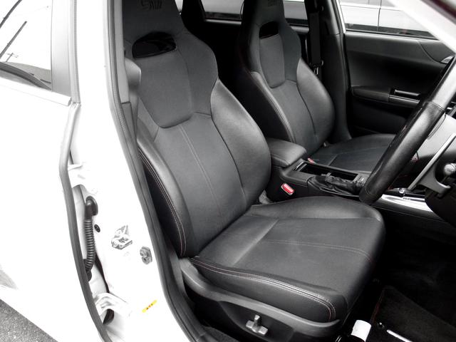 インプレッサ ＷＲＸ　ＳＴＩ　Ａライン　４ＷＤ　１８インチアルミ　フルセグＳＤナビ　バックガイドモニター　ハーフソフトレザーシート　クルーズコントロール　パドルシフト　ＨＩＤオートライト　キーレスアクセス＆プッシュスタート　ＥＴＣ（4枚目）
