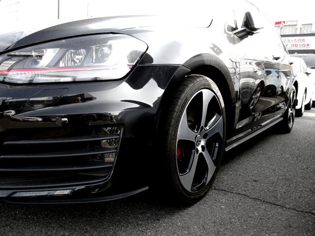 ゴルフＧＴＩ ベースグレード　プリクラッシュブレーキシステム　レーンアシスト　純正ＳＤナビ　バックガイドモニター　革巻きステア＆パドルシフト　純正１８ＡＷ　アダプティブクルーズコントロール　ビルトインＥＴＣ　ワンオーナー車（21枚目）