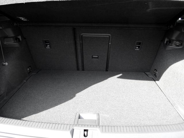 ゴルフＧＴＩ ベースグレード　プリクラッシュブレーキシステム　レーンアシスト　純正ＳＤナビ　バックガイドモニター　革巻きステア＆パドルシフト　純正１８ＡＷ　アダプティブクルーズコントロール　ビルトインＥＴＣ　ワンオーナー車（27枚目）