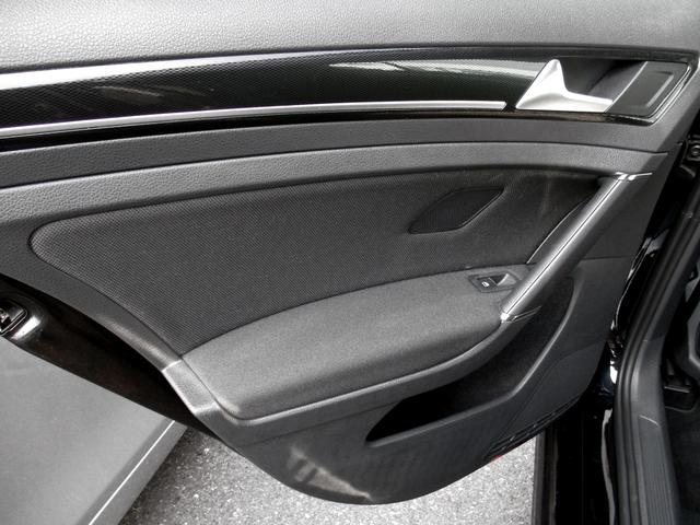 ゴルフＧＴＩ ベースグレード　プリクラッシュブレーキシステム　レーンアシスト　純正ＳＤナビ　バックガイドモニター　革巻きステア＆パドルシフト　純正１８ＡＷ　アダプティブクルーズコントロール　ビルトインＥＴＣ　ワンオーナー車（29枚目）