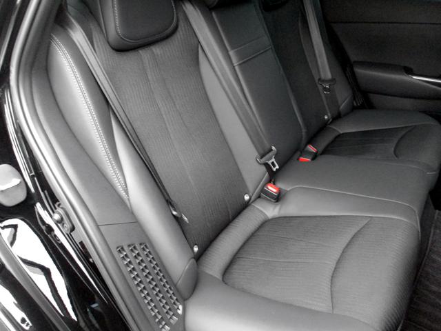 クラウンハイブリッド ＲＳ　トヨタセーフティセンス　ブラインドスポットモニター　１２．３型フルセグメモリーナビ＆クラウンスーパーライブサウンドシステム　バックガイドモニター　３眼ＬＥＤオートライト　ハーフソフトレザーシート（5枚目）