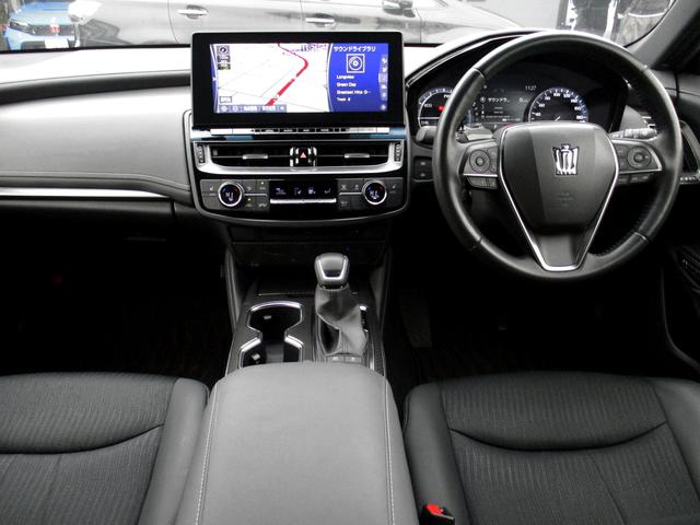 クラウンハイブリッド ＲＳ　トヨタセーフティセンス　ブラインドスポットモニター　１２．３型フルセグメモリーナビ＆クラウンスーパーライブサウンドシステム　バックガイドモニター　３眼ＬＥＤオートライト　ハーフソフトレザーシート（6枚目）