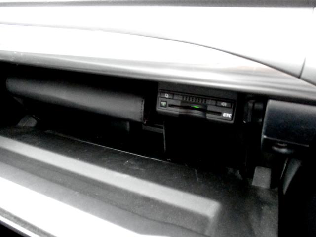 ＣＴ ＣＴ２００ｈ　クリエイティブ　テキスタイルインテリア　ソフトレザーシート　純正フルセグＨＤＤナビ　バックガイドモニター　ＬＥＤオートライト　前席シートＨ付パワーシート　純正１７インチアルミ　スマートエントリー　ビルトインＥＴＣ　ワンオーナー車（8枚目）