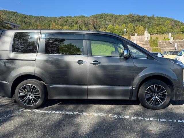 デリカＤ：５ アーバンギア　Ｇ　パワーパッケージ　純正１０インチナビ　全方位カメラ　両側パワースライド　４ＷＤ　衝突軽減ブレーキ　禁煙車　レーダークルーズコントロール　ＨＤＭＩ　Ｂｌｕｅｔｏｏｔｈ　フルセグ　ＥＴＣ　ＬＥＤヘッドライト　シートヒータ（9枚目）