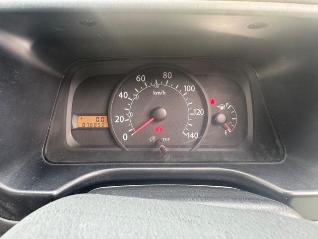 サンバートラック 4WD 全塗装 ハードカーゴ キャリア ホワイトレター 社外13インチアルミ シフトノブ グレー 荷台マッド塗装 スペアタイヤ タイヤサイズ 取扱説明書 キー二個 下回り塗装 ライトレベライザー MT(25枚目)