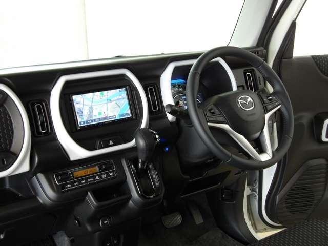 ハイブリッドＸＴ　１年間走行距離無制限保証付　認定Ｕ－Ｃａｒ　ナビ（ケンウッド）　ＴＶ（ワンセグ）　レーダーブレーキ　クルーズコントロール　ＤＳＣ　ｉ－ｓｔｏｐ　シートヒーター　イモビライザー　ＬＥＤ　リアスポイラー(7枚目)