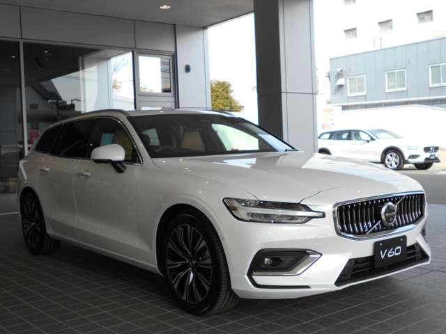 V60 ウルトラ B4 2025M 登録済未使用車 アンバーレザー(5枚目)
