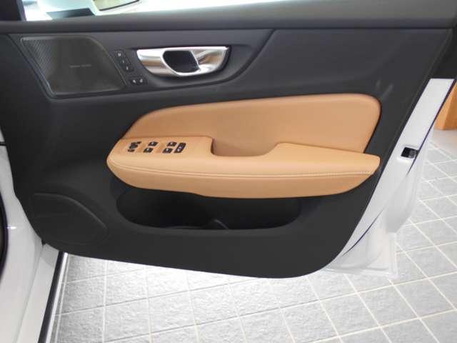V60 ウルトラ B4 2025M 登録済未使用車 アンバーレザー(19枚目)