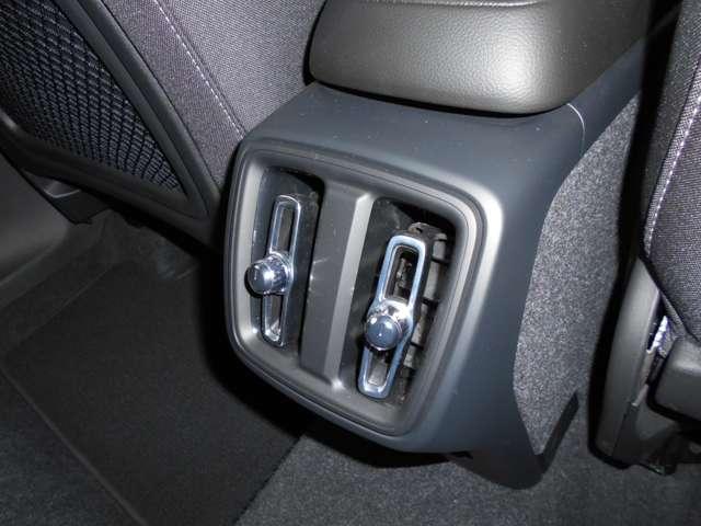 ＸＣ４０ Ｂ４　ＡＷＤ　モメンタム　４ＷＤ　パワーシートＰ　クライメートＰ　ドラレコ（20枚目）