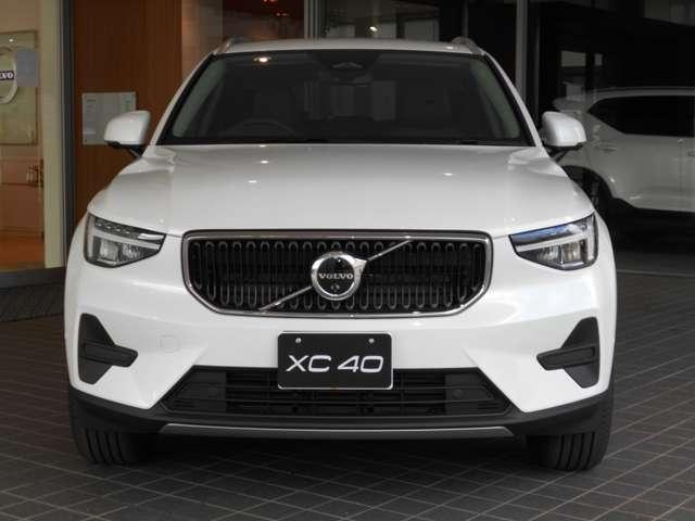 XC40 プラス B3 セレクション 登録済未使用車 新車保証継承 革シート(5枚目)