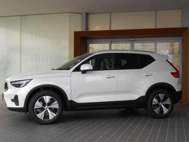 XC40 プラス B3 セレクション 登録済未使用車 新車保証継承 革シート(6枚目)