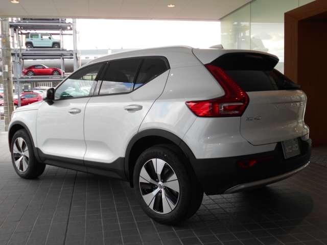 XC40 プラス B3 セレクション 登録済未使用車 新車保証継承 革シート(7枚目)