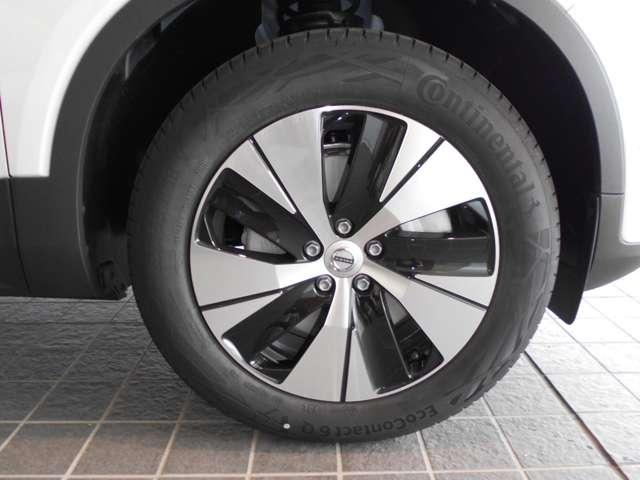 XC40 プラス B3 セレクション 登録済未使用車 新車保証継承 革シート(11枚目)