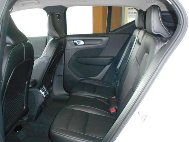 XC40 プラス B3 セレクション 登録済未使用車 新車保証継承 革シート(15枚目)