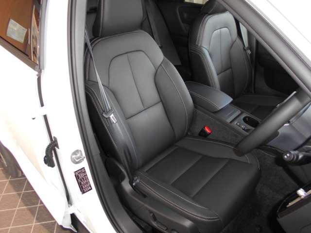 XC40 プラス B3 セレクション 登録済未使用車 新車保証継承 革シート(17枚目)