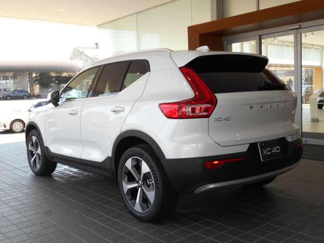 XC40 ウルトラ B4 AWD 4WD 登録済未使用車 2025年M GOOGLE 360°カ(6枚目)