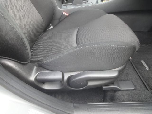 アクセラ ２０Ｅ－スカイアクティブ　スカイアクティブ　プッシュスタート　ナビ　バックカメラ　ＥＴＣ　オートライト　純正１５インチアルミホイール（15枚目）