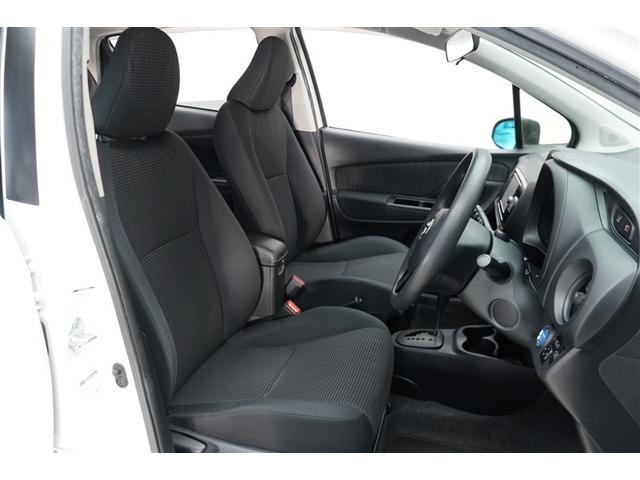 ヴィッツ ハイブリッドＦ　横滑り防止機能　ワンオ－ナ－　盗難防止装置　ＬＥＤヘッドランプ　フルセグＴＶ　バックモニター　ＥＴＣ車載器　ドライブレコーダー　スマートキー　キーレス　パワーステアリング　ミュージックプレイヤー接続可（5枚目）