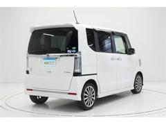 後続車から視認性の良いストップランプの配置で追突抑制になります。 3