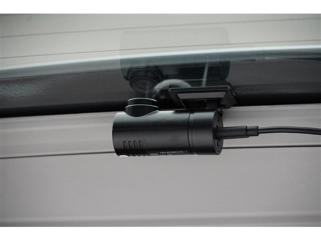 �h���C�u���R�[�_�[�͑O��ɑ������Ă��܂��B