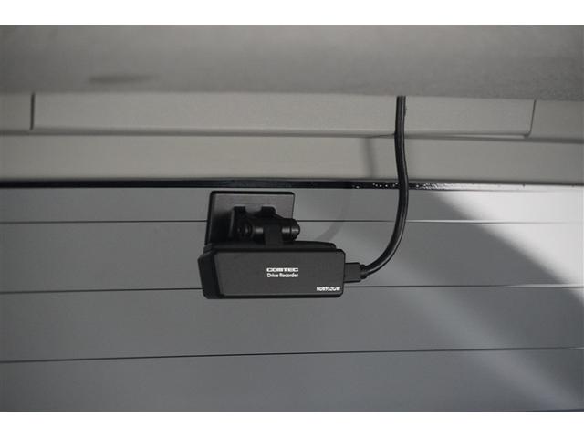 �h���C�u���R�[�_�[�͑O��ɑ������Ă��܂��B