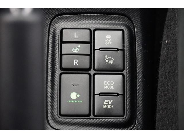 アクア Ｓスタイルブラック　運転席助手席エアバック　セキュリティアラーム　バックモニタ　スマートエントリー　横滑防止　ＡＵＸ接続　ＴＶナビ　Ｄレコ　地デジＴＶ　ＬＥＤ　アルミホイール　ＰＷ　ＡＢＳ　エアコン　運転席エアバック（11枚目）