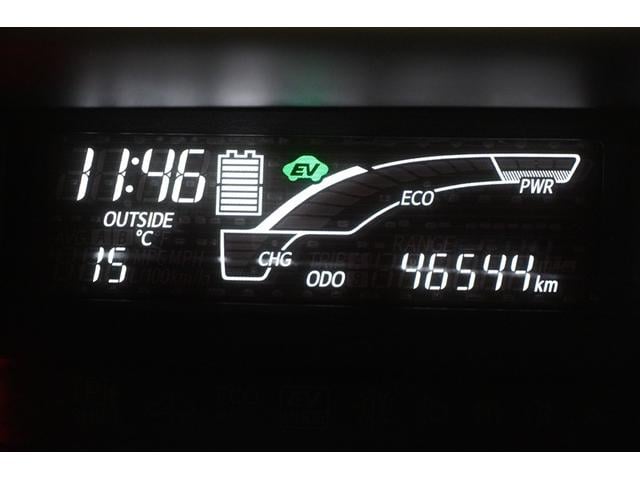 アクア Ｓ　セキュリティ　リヤカメラ　ＴＶ＆ナビ　助手席エアバッグ　キーレス付き　１オーナー　スマキー　メディアプレイヤー接続　エアコン　ＶＳＡ　ワンセグテレビ　パワーウインドー　運転席エアバッグ　ＡＢＳ（12枚目）