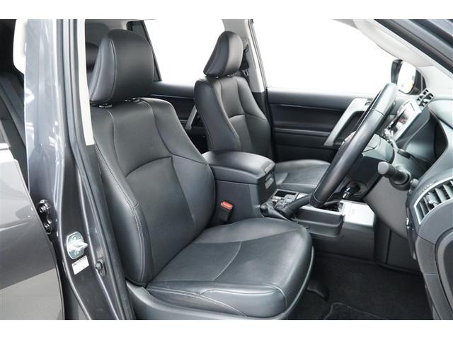 本革シートは高級感漂う見た目、水濡れへの耐久性に優れています。さらに静電気が発生しにくくほこりも目立ちにくいです。