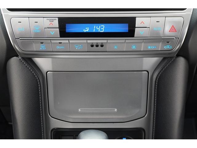 操作しやすいオートエアコン装備しています。