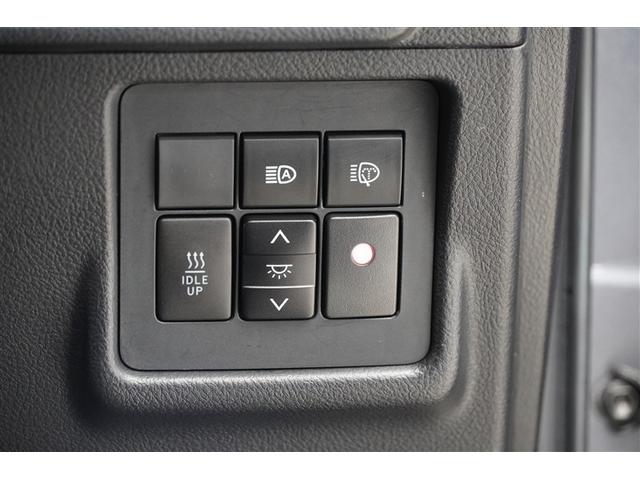 ハイビームとロービームを自動で切り替えてくれるオートマチックハイビームは夜間走行の視界が広がります。走行車や障害物がいち早く見つかるので安心です。自分で切り替えなくていいので手間も省けます。