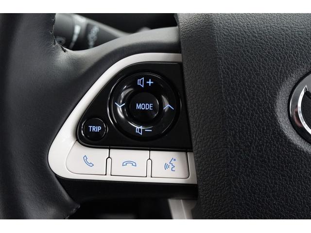 プリウスＰＨＶ Ａ　地上デジタル　バックモニタ　ワンオナ　メディアプレイヤー接続　オ－トエアコン　ＬＥＤ　盗難防止装置　スマートキー　オートクルーズコントロール　ＥＴＣ　キーレス　アルミホイール　メモリーナビ　エアバッグ（13枚目）