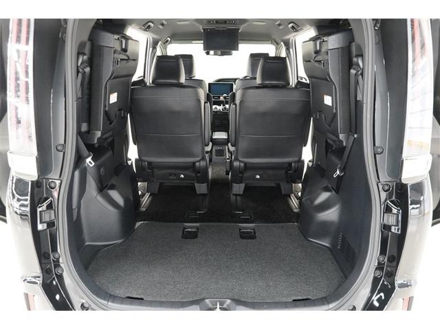 �R��ڂ����E�ɒ��ˏグ��^�C�v�ł��B�����^�b�`�ŃX�C�X�C�ƒ��ˏオ��̂ŏ����ł��ȒP�Ɋi�[����ł��܂��̂ł����S����