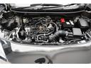 エンジンルームの樹脂部分は丁寧に磨いてツヤをだしています。当社の中古車のエンジンルームクリーニングはとても自信があります★