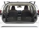 後席を倒すと広いラゲージスペースになります。