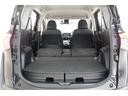 後席を倒すとラゲッジスペースが広がります。