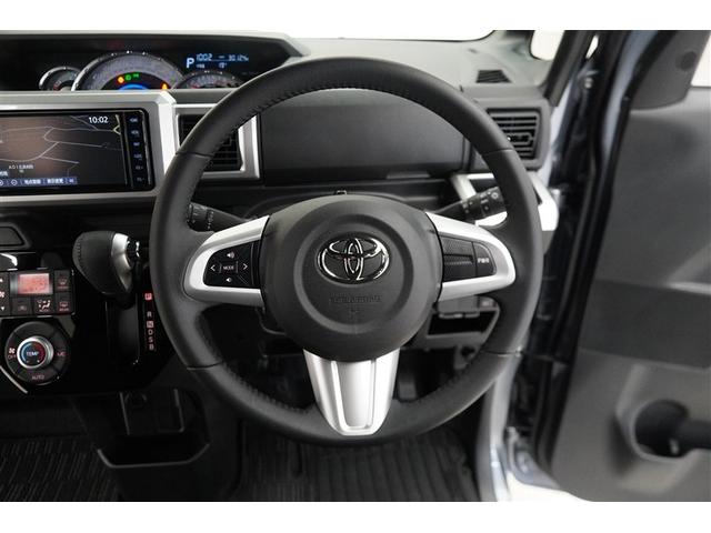 ハンドルから手をはなさずにオーディオ操作ができる便利なステアリングスイッチです。