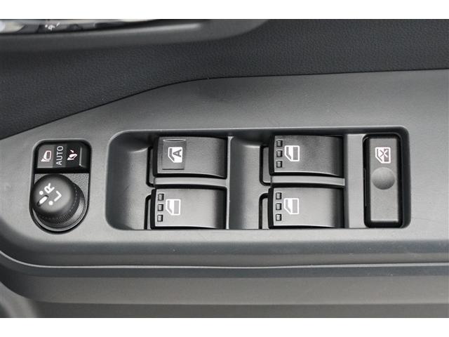 スイッチ一つで窓を開け閉めできるパワーウィンドウスイッチです。