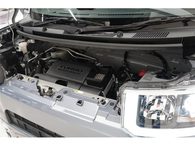 エンジンルームの樹脂部分は丁寧に磨いてツヤをだしています。当社の中古車のエンジンルームクリーニングはとても自信があります★