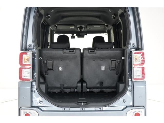 開口部も広く、普段の買い物などに十分なラゲージスペースを確保しています。