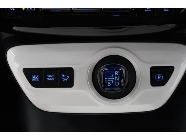 プリウス Ａ　衝突軽減ブレーキシステム　Ｂモニタ　ＬＥＤヘッド　クルーズコントロール　セキュリティー　スマートキー　パワーステアリング　ＥＴＣ　１オーナー　アルミホイル　オートエアコン　ＳＲＳ　ＡＢＳ　キーレス（18枚目）