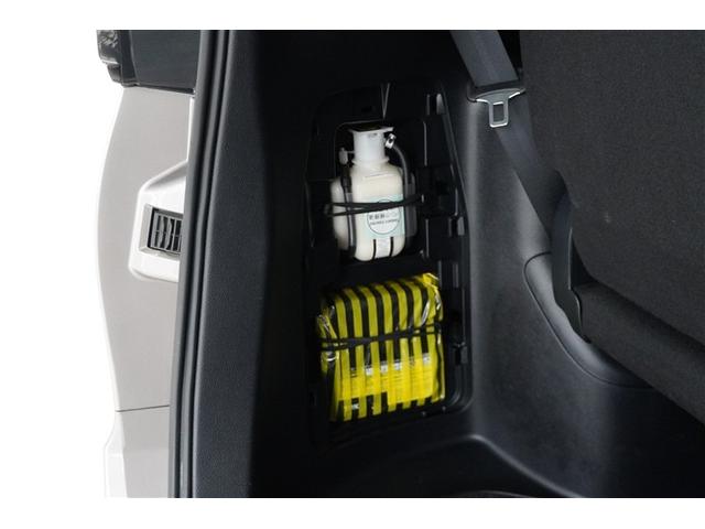 エスクァイア ハイブリッドＧｉ　Ｒカメラ　ＡＡＣ　ナビ＆ＴＶ　リアエアコン　地デジ　クルーズコントロール　ＬＥＤライト　キーレスエントリー　スマートキー付　ＤＶＤ再生可　エアバック　横滑防止装置　ドライブレコーダー　盗難防止システム（13枚目）