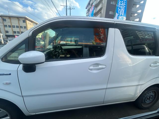 中国運輸局指定民間車検工場完備しております。ご購入後も安心してカーライフをお過ごし頂けるよう営業４名フロント２名整備士検査員４名経理事務２名で全力でサポートさせて頂きます。