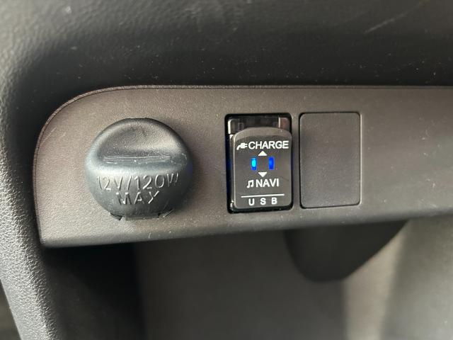 ムーヴキャンバス Ｇメイクアップリミテッド　ＳＡＩＩＩ　禁煙車　スマアシ　純正フルセグＤＶＤ＆Ｂｌｕｅｔｏｏｔｈナビ　全方位カメラ　ドラレコ　ＬＥＤオートライト＆フォグ　プッシュスタート＆スマートキー　両側パワスラ　ＵＳｂソケット２口（18枚目）