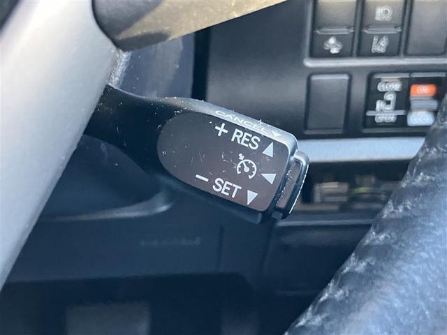 ノア Ｓｉ　ダブルバイビーＩＩ　フルセグ　メモリーナビ　ＤＶＤ再生　後席モニター　バックカメラ　衝突被害軽減システム　ＥＴＣ　ドラレコ　両側電動スライド　ＬＥＤヘッドランプ　ウオークスルー　乗車定員７人　３列シート　ワンオーナー（11枚目）