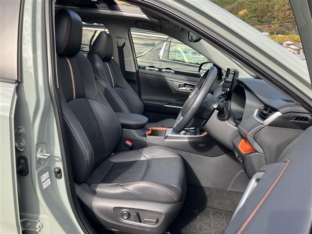 RAV4 ハイブリッドアドベンチャー サンルーフ 4WD フルセグ メモリーナビ バックカメラ 衝突被害軽減システム ETC LEDヘッドランプ ワンオーナー 記録簿(4枚目)